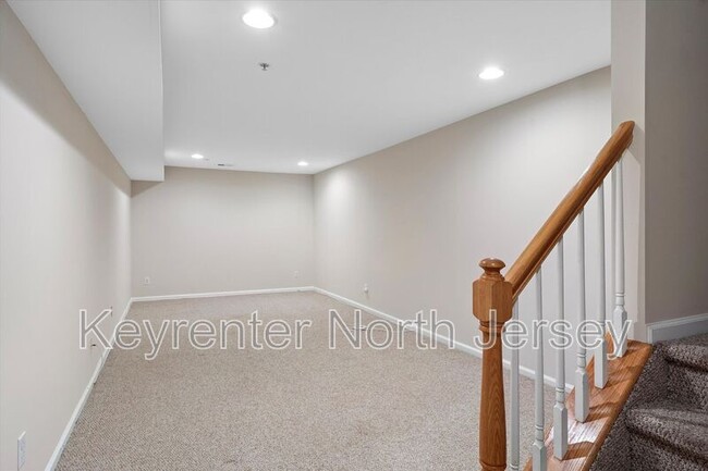 Building Photo - 8 Boatworks Dr