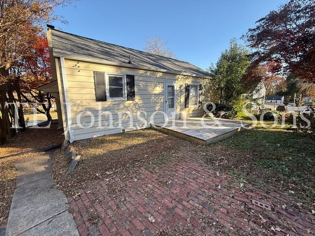 Building Photo - 864 Fenimore St