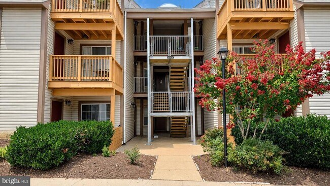 Building Photo - 6904 Victoria Dr