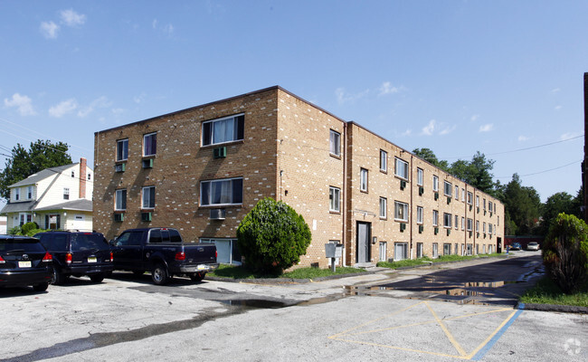 Building Photo - The Belmont Apartments