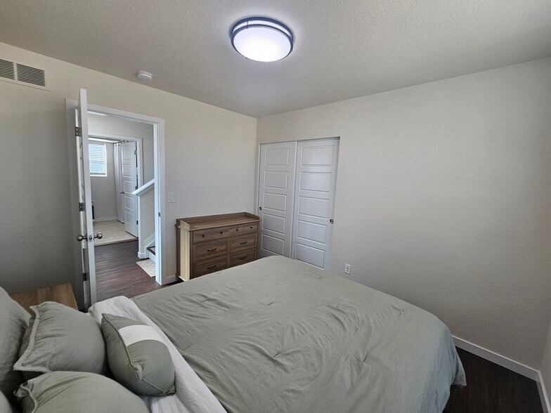 Building Photo - 9378 Timberlake Loop