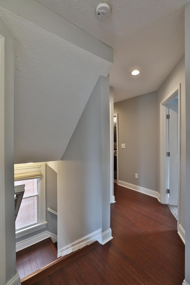 Building Photo - 693 Wilson Ave