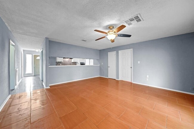 Building Photo - 9214 Bryce Ave
