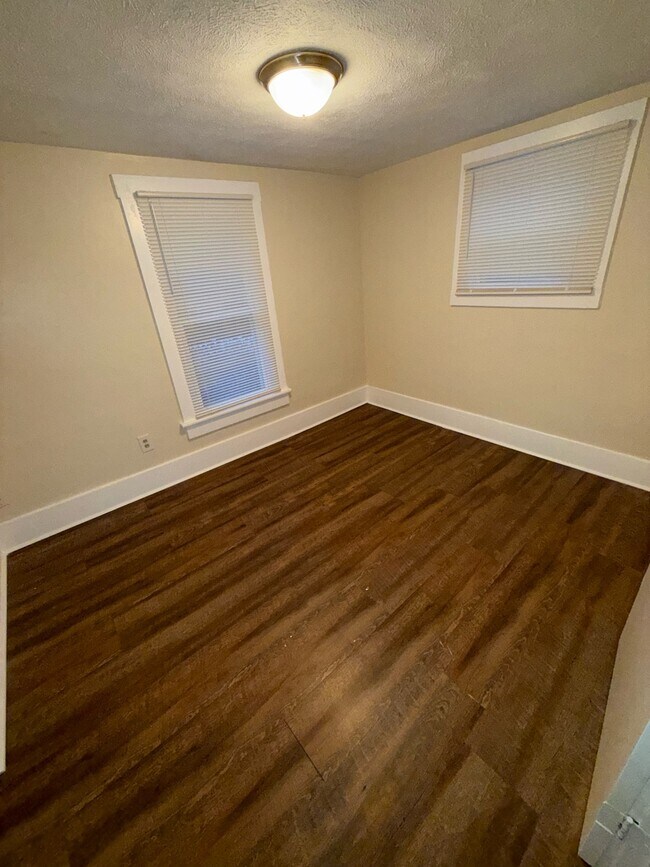 Building Photo - 2222 12th St SW