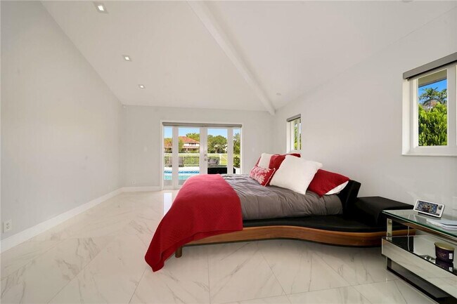 Building Photo - 11839 Highland Pl