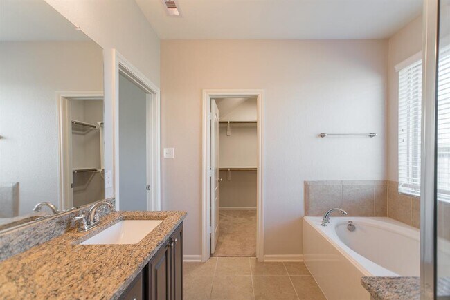 Building Photo - 8 Florentino Vine Pl