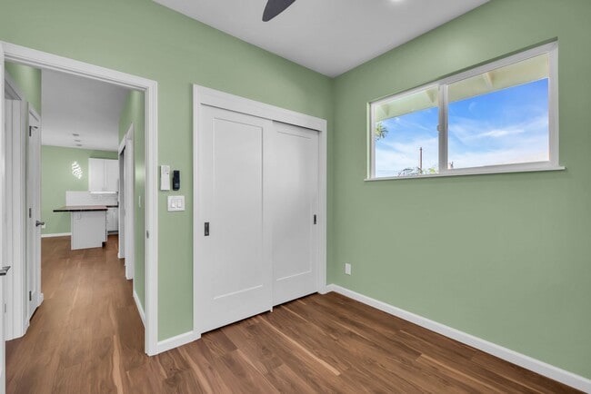 Building Photo - 1276 S Nahale Pl