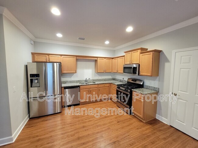 Building Photo - 5104 NW 21st Dr