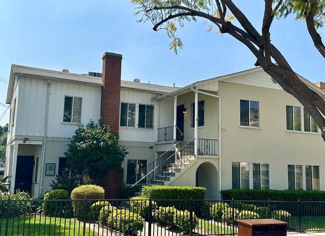 Primary Photo - TRIPLEX