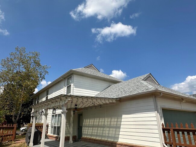 Building Photo - 1054 Island Dr