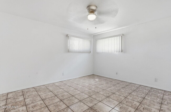 Building Photo - 157 Cherry St