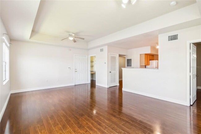 Building Photo - 1025 Villagio Cir