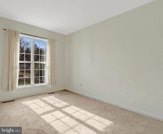 Building Photo - 9001 Merlot Ct