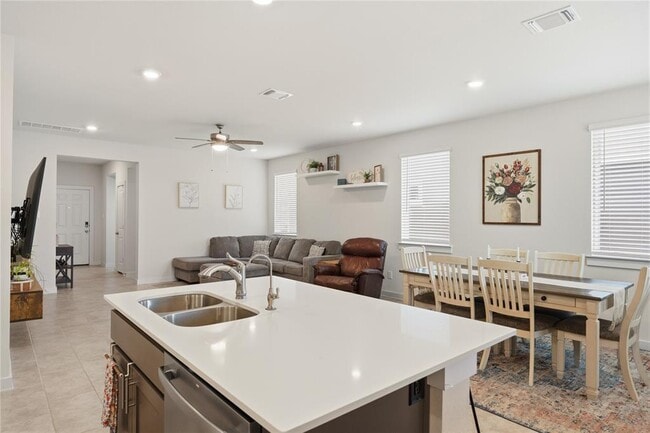 Building Photo - 514 Clearlake Dr