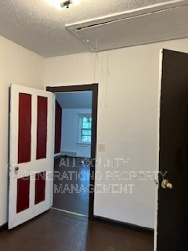 Building Photo - 3192 W 54th St
