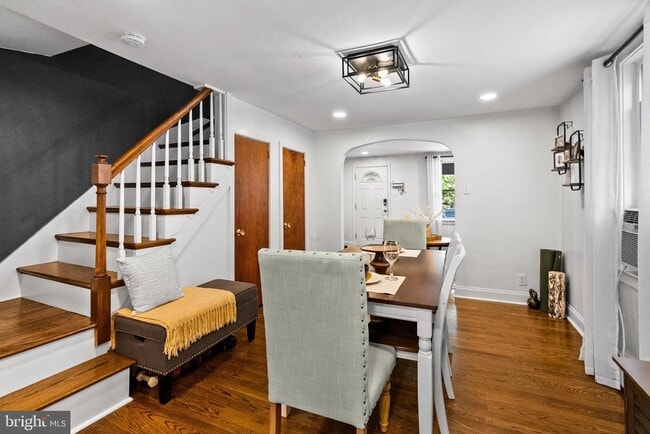 Building Photo - 547 Vanderslice St