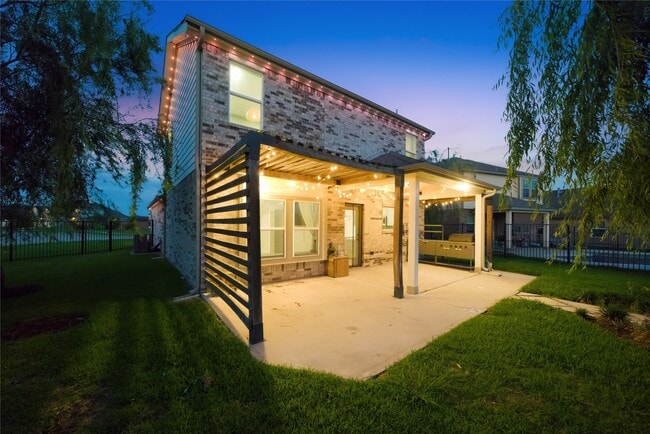 Building Photo - 2705 Bernadino Dr