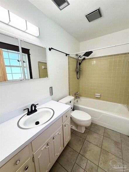 Building Photo - 9720 Sandpiper St