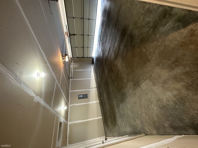 Building Photo - 3 br, 2 bath House - Southwoods Villas Sou...