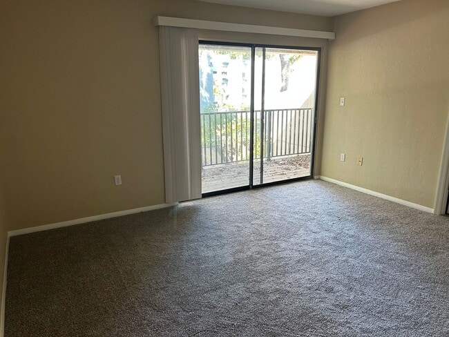 Building Photo - Call today and move in quickly before its ...