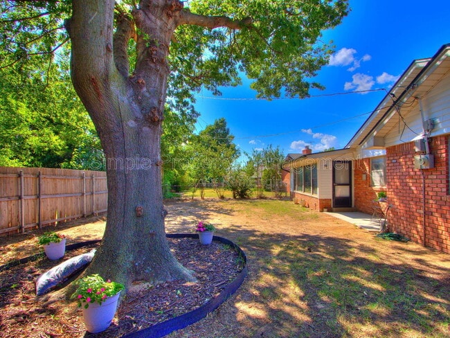Building Photo - 4136 NW 61st Ter