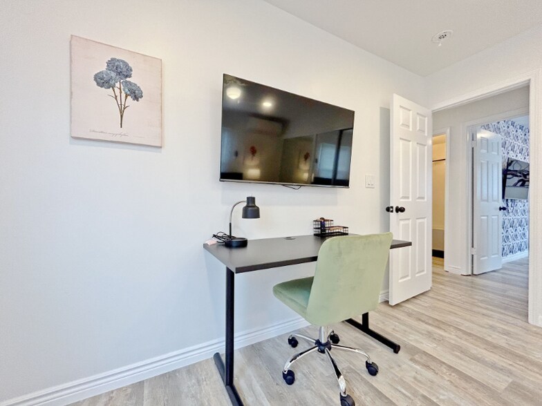 Building Photo - 5288 Santa Margarita St