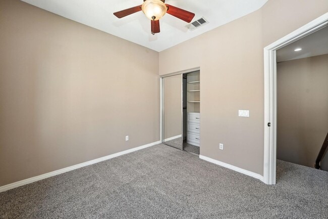 Building Photo - GORGEOUS 4+3 in Copperhill Area