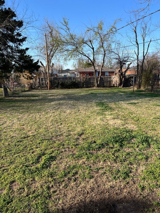 Building Photo - Cute Home for Lease