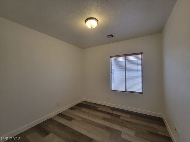 Building Photo - 3274 Bronze Leaf St