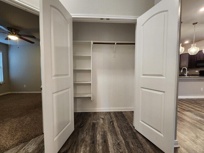 Building Photo - "Beautiful 3 Bedroom, 2 Bathroom Home for ...