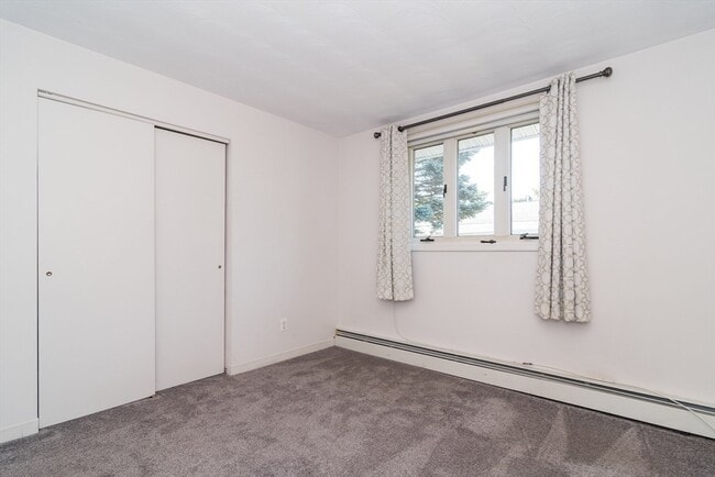 Building Photo - 14 Rosslare Rd
