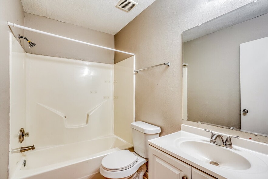 Building Photo - 16115 Purpleridge Ct
