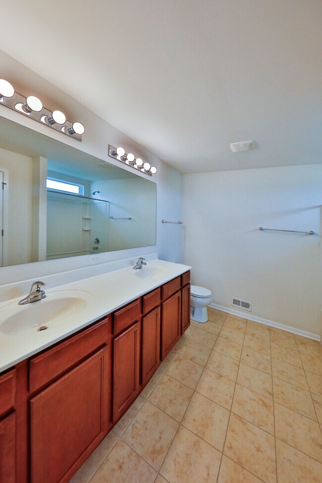 Building Photo - 2564 Retreat Cir