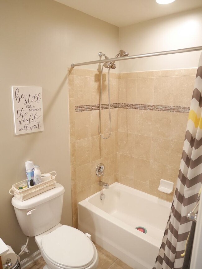 Building Photo - Modern 5-Bedroom Home in Easton – Offered Furnished or Unfurnished