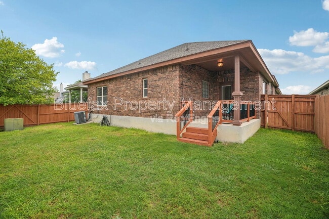 Building Photo - 11326 Begonia rock