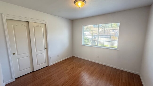 Building Photo - 3 Bedroom, 2.5 bath home in Desirable Fresno Neighborhood