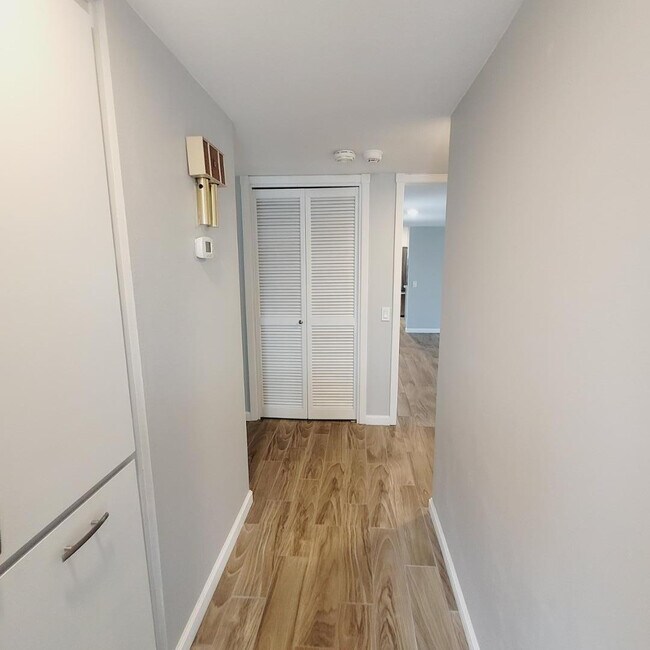 Building Photo - 14014 N Cameo Dr
