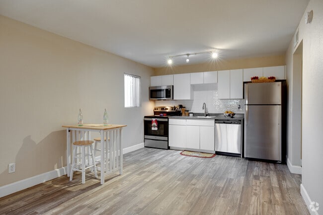 1BR, 1BA - 500SF - The Oaks
