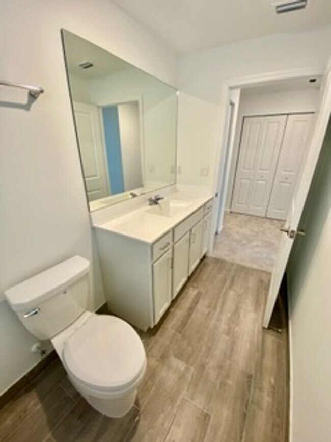 Building Photo - Brand new Townhome centrally located in La...