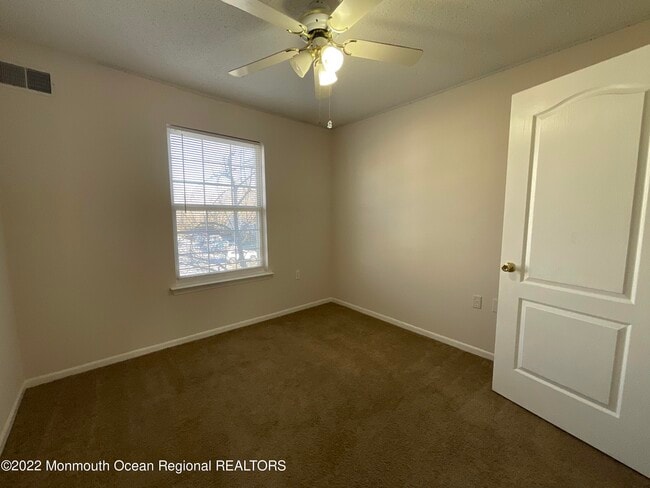 Building Photo - 907 Creamery Ct