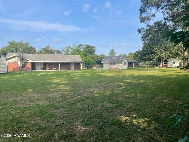 Building Photo - 101 Boxwood Dr