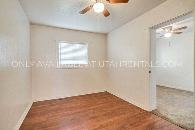 Building Photo - 363 S 800 E