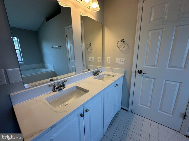 Building Photo - 13112 Quail Creek Ln