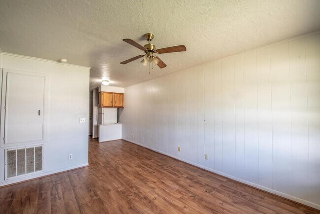 Building Photo - 1801 Cheryl Dr