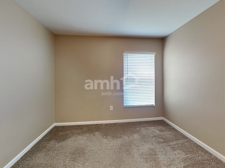 Building Photo - 1107 Summer Breeze Dr
