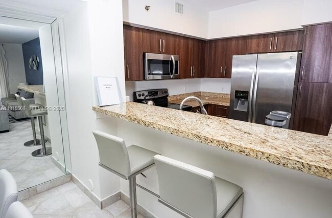 Building Photo - 19801 E Country Club Dr