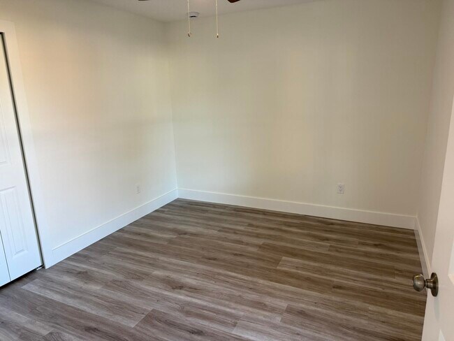Building Photo - 101 Lobelia Rd