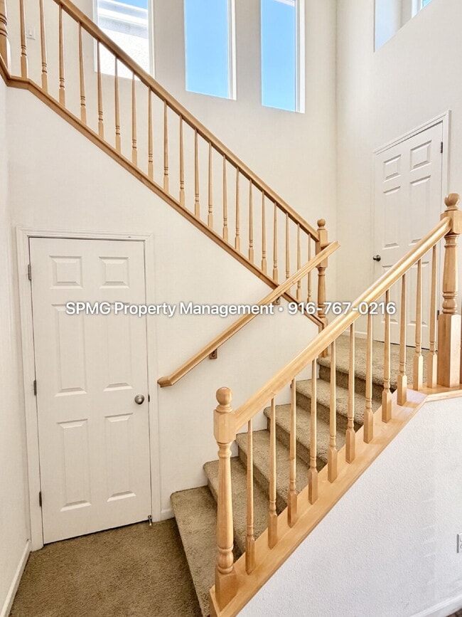 Building Photo - Beautifully Maintained 3 Bed / 2.5 Bath Home in South Natomas — New Appliances & Community Amenit...