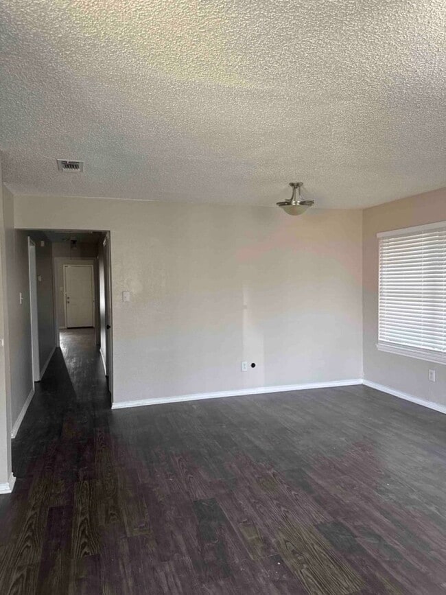 Building Photo - Duplex