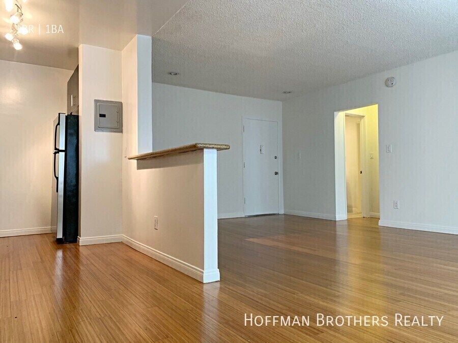 Building Photo - 1847 Winona Blvd